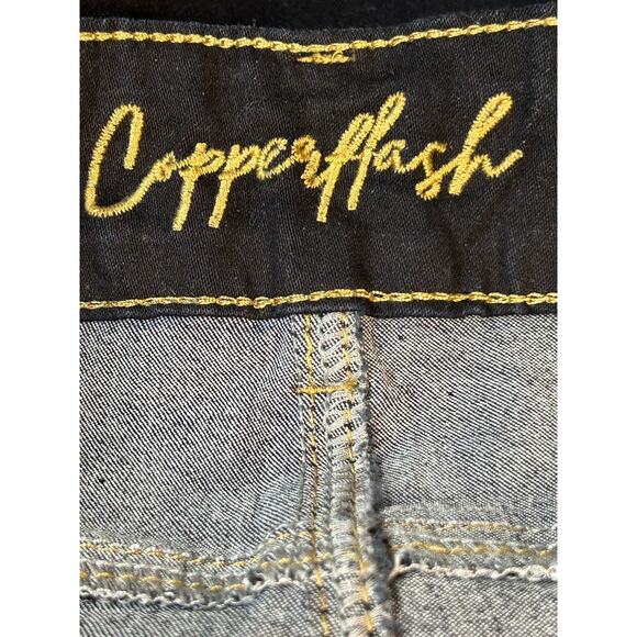 Copperflash Premium Denim Women’s Dark Wash Mid Rise Curvy Shorts‎ Size 10 - Picture 3 of 8